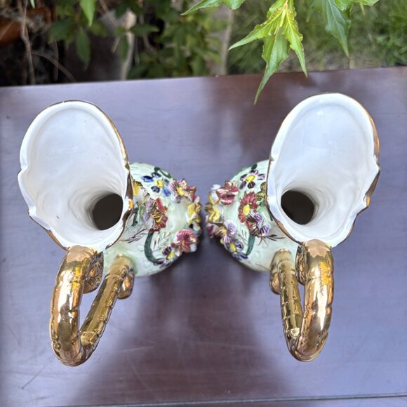 Vintage Ceramic Floral Rococo Vase Pair with Applied Flowers - Picture 5 of 13